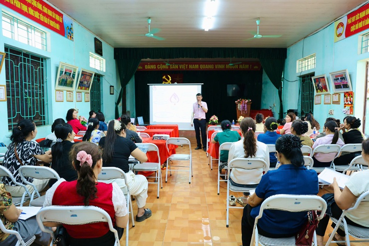 Tập huấn nghiệp vụ cho tổ Tiết kiệm và vay vốn Ngân hàng Chính sách xã hội trên địa bàn xã Phú Nghĩa- Ảnh 7.