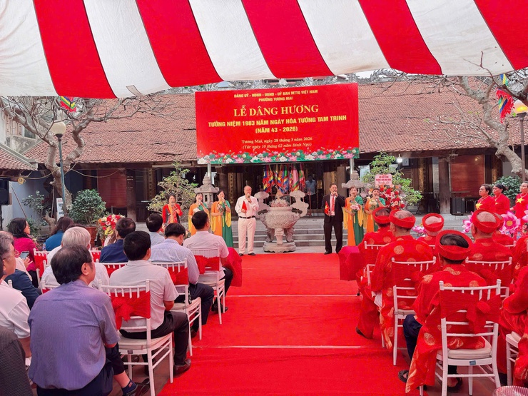 Phường Tương Mai tổ chức Lễ dâng hương tưởng niệm 1983 năm ngày hóa Tướng Tam Trinh (năm 43-2026)
- Ảnh 4.