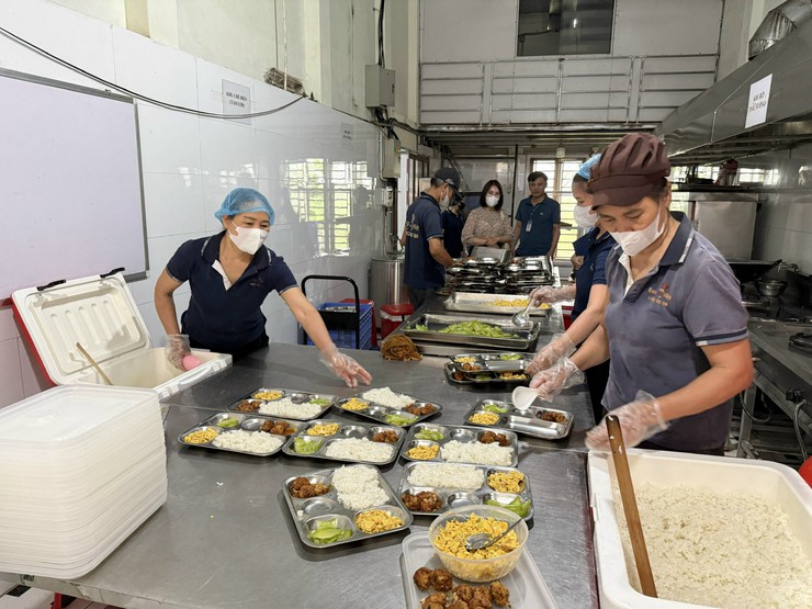 Tăng cường kiểm tra, đảm bảo an toàn thực phẩm trên địa bàn xã Ứng Thiên- Ảnh 2.