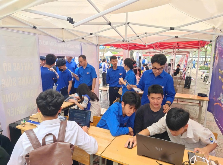 Đoàn thanh niên phường Tây Mỗ: Trang bị kỹ năng số và định hướng khởi nghiệp cho thế hệ trẻ trong kỷ nguyên mới- Ảnh 3.