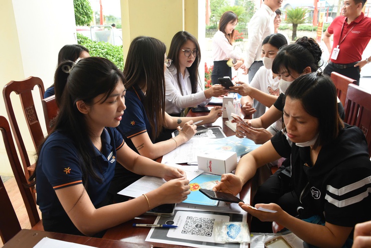 TUYÊN TRUYỀN, HƯỚNG DẪN, ĐỐI THOẠI VÀ HỖ TRỢ HKD TUÂN THỦ CHÍNH SÁCH PHÁP LUẬT THUẾ.- Ảnh 3.