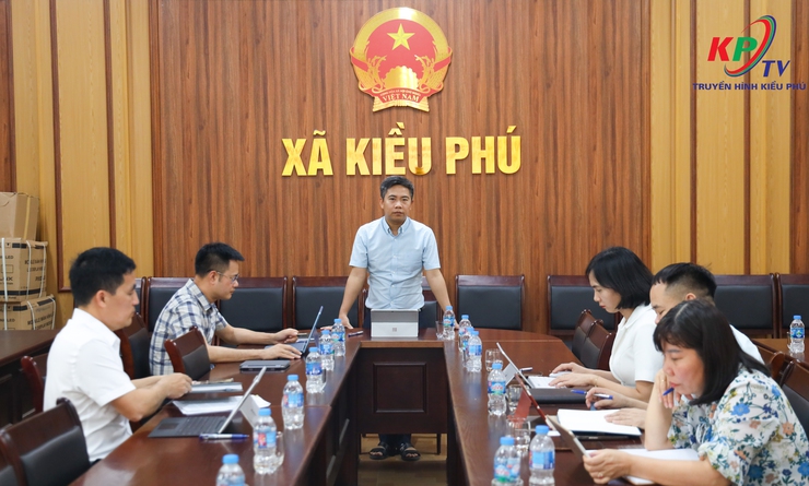 UBND xã Kiều Phú tổ chức hội nghị họp tập thể lãnh đạo Uỷ ban triển khai một số nhiệm vụ trọng tâm- Ảnh 1.