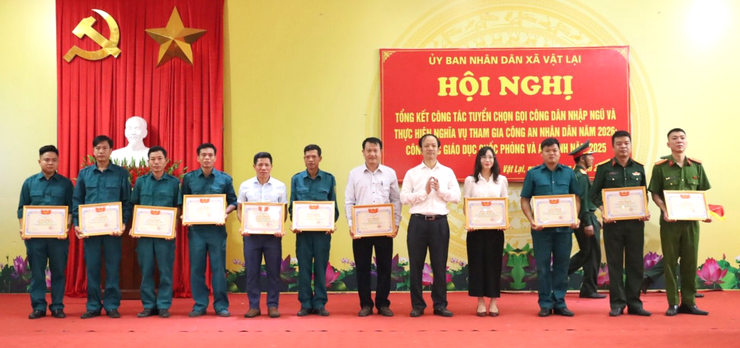 Xã Vật Lại tổng kết công tác tuyển chọn gọi công dân nhập ngũ, tham gia Công an nhân dân năm 2026 và công tác Giáo dục quốc phòng và an ninh năm 2025- Ảnh 8.
