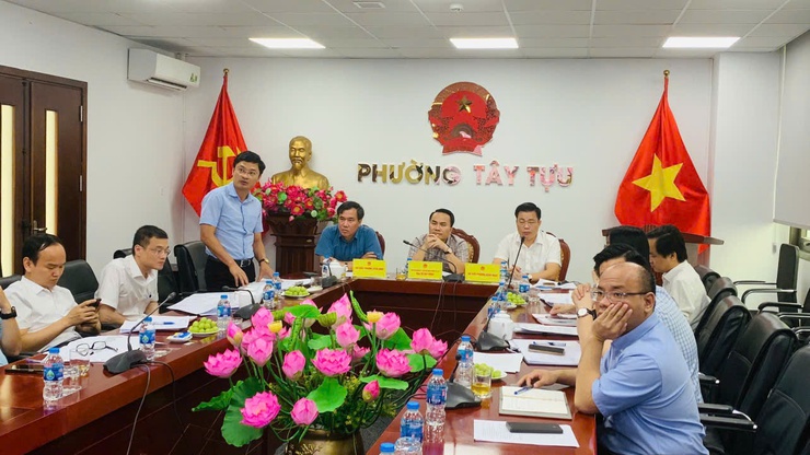 Các phường Tây Tựu, Xuân Đỉnh và Đông Ngạc họp thống nhất về việc bố trí quỹ đất, quỹ nhà phục vụ bố trí tái định cư các dự án Xây dựng đường Tây Thăng Long và dự án xây dựng Bảo tàng Đảng Cộng sản Việt Nam.- Ảnh 4.