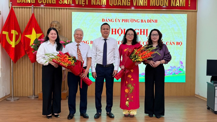 Phường Ba Đình công bố các quyết định về công tác cán bộ- Ảnh 5.