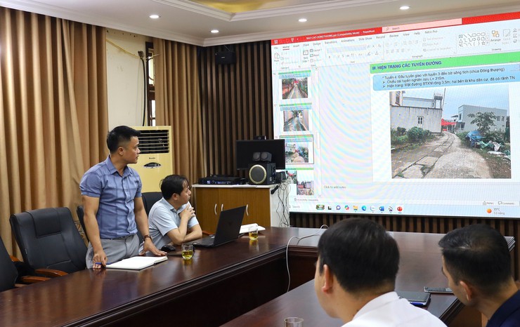 UBND xã Phú Cát họp tập thể, xem xét nhiều nội dung về đầu tư và quản lý trên địa bàn- Ảnh 2.