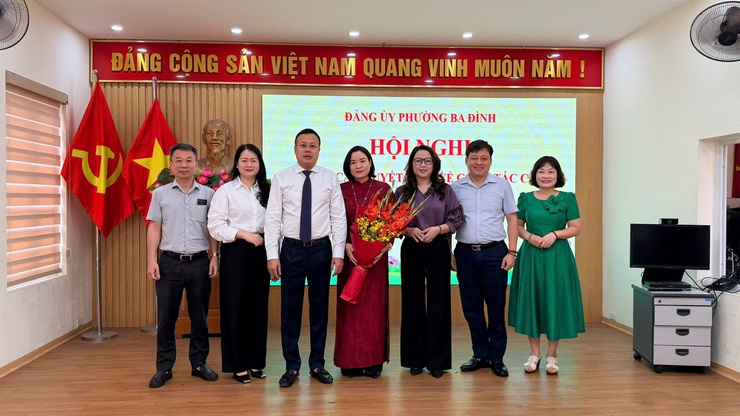 Phường Ba Đình công bố các quyết định về công tác cán bộ- Ảnh 8.