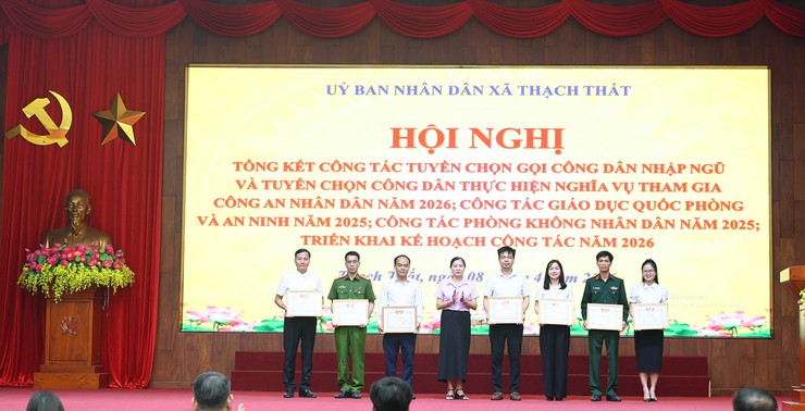 THẠCH THẤT: TỔNG KẾT CÔNG TÁC TUYỂN QUÂN NĂM 2026, GIÁO DỤC GIÁO DỤC QUỐC PHÒNG VÀ AN NINH, PHÒNG KHÔNG NHÂN DÂN NĂM 2025, TRIỂN KHAI NHIỆM VỤ NĂM 2026- Ảnh 7.