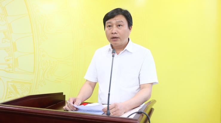 THẠCH THẤT: CÔNG BỐ VÀ TRAO QUYẾT ĐỊNH VỀ CÔNG TÁC CÁN BỘ- Ảnh 2.