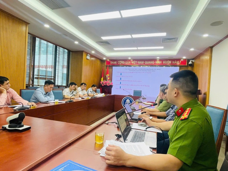 Phường Đống Đa tổ chức Hội nghị tuyên truyền, hướng dẫn các cơ sở, chủ đầu tư cam kết lộ trình khắc phục PCCC của các công trình đưa vào sử dụng trước khi Luật Phòng cháy chữa cháy số 27/2001/QH10 có hiệu lực- Ảnh 2.