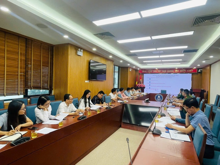 Phường Đống Đa tổ chức Hội nghị tuyên truyền, hướng dẫn các cơ sở, chủ đầu tư cam kết lộ trình khắc phục PCCC của các công trình đưa vào sử dụng trước khi Luật Phòng cháy chữa cháy số 27/2001/QH10 có hiệu lực- Ảnh 3.