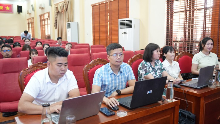 Xã Dương Hoà từng bước nâng cao hiệu quả quản lý, điều hành trên môi trường số - Ảnh 6.