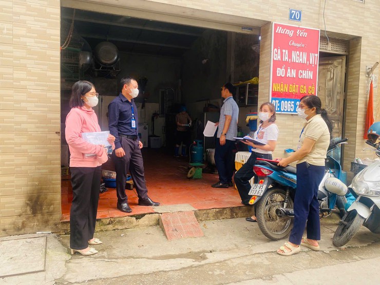 THẠCH THẤT: KIỂM TRA, TUYÊN TRUYỀN ĐẢM BẢO AN TOÀN THỰC PHẨM TẠI CÁC CƠ SỞ GIẾT MỔ NHỎ LẺ- Ảnh 2.