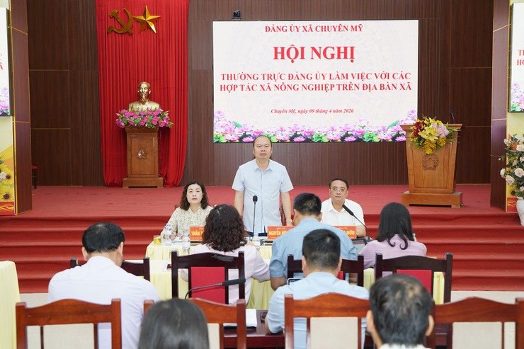 Thường trực Đảng ủy xã Chuyên Mỹ làm việc với các HTX nông nghiệp trên địa bàn- Ảnh 1.