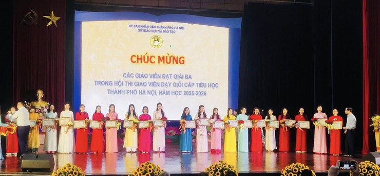 NGÀNH GIÁO DỤC XÃ TRUNG GIÃ ĐẠT THÀNH TÍCH TẠI HỘI THI GIÁO VIÊN DẠY GIỎI CẤP TIỂU HỌC THÀNH PHỐ- Ảnh 2.