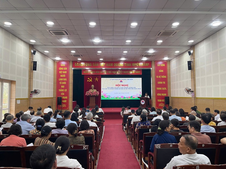 Phường Long Biên tổ chức Hội nghị phát động cao điểm tuyên truyền, hướng dẫn tích hợp tài khoản an sinh xã hội trên ứng dụng VNeID; thực hiện nhóm thủ tục hành chính về Bảo hiểm xã hội, Bảo hiểm y tế trên Cổng Dịch vụ công Quốc gia- Ảnh 1.