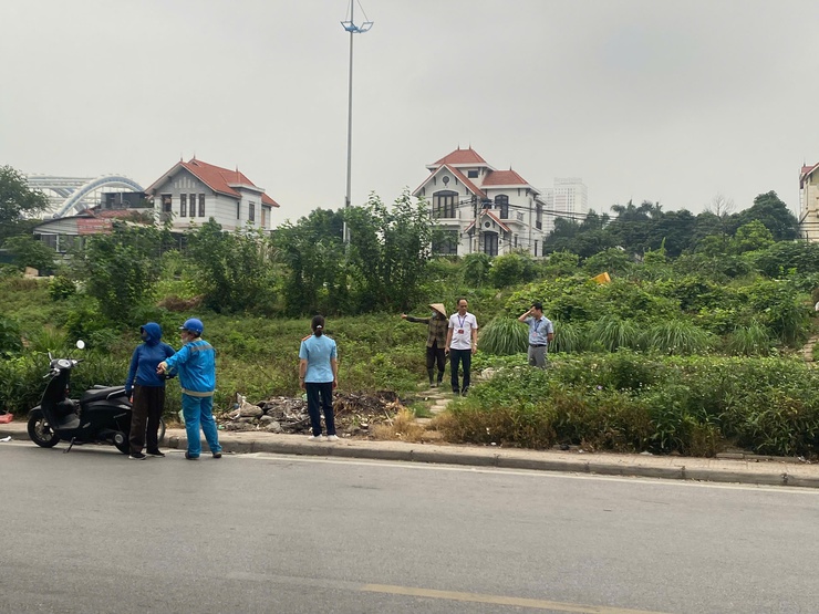 Ra quân xử lý vi phạm trật tự đô thị và vệ sinh môi trường- Ảnh 2.