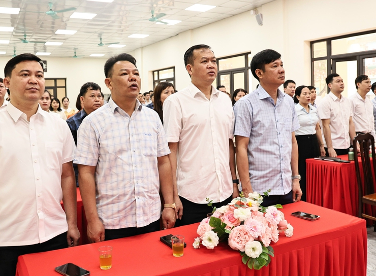 HÒA XÁ: SINH HOẠT DƯỚI CỜ THÁNG 4/2026, KHEN THƯỞNG 15 TẬP THỂ, CÁ NHÂN TIÊU BIỂU- Ảnh 1.