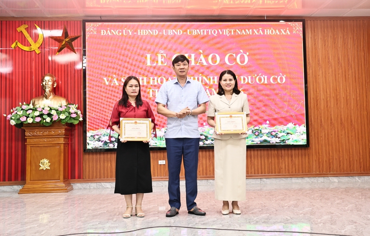 HÒA XÁ: SINH HOẠT DƯỚI CỜ THÁNG 4/2026, KHEN THƯỞNG 15 TẬP THỂ, CÁ NHÂN TIÊU BIỂU- Ảnh 5.