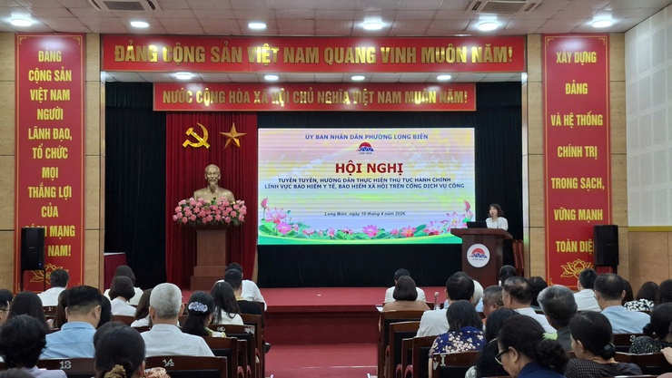 Phường Long Biên tổ chức Hội nghị phát động cao điểm tuyên truyền, hướng dẫn tích hợp tài khoản an sinh xã hội trên ứng dụng VNeID; thực hiện nhóm thủ tục hành chính về Bảo hiểm xã hội, Bảo hiểm y tế trên Cổng Dịch vụ công Quốc gia- Ảnh 3.