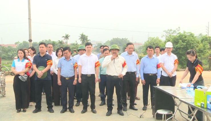 Cưỡng chế thu hồi đất đối với các hộ gia đình, cá nhân có đất thuộc phạm vi thu hồi tại dự án xây dựng hạ tầng kỹ thuật đấu giá khu Ải Bắc và Nam Võng Ngoại, xã Phúc Lộc- Ảnh 2.