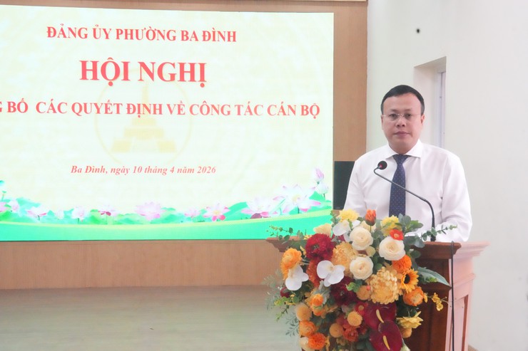 Phường Ba Đình công bố các quyết định về công tác cán bộ- Ảnh 3.