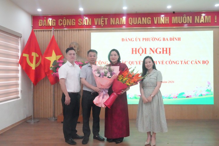 Phường Ba Đình công bố các quyết định về công tác cán bộ- Ảnh 10.