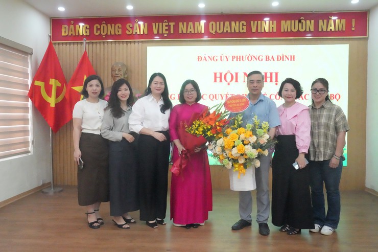 Phường Ba Đình công bố các quyết định về công tác cán bộ- Ảnh 12.