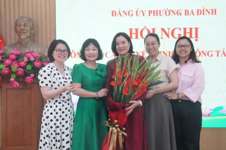 Phường Ba Đình công bố các quyết định về công tác cán bộ- Ảnh 17.