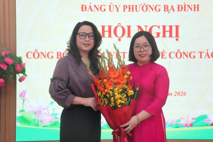 Phường Ba Đình công bố các quyết định về công tác cán bộ- Ảnh 20.