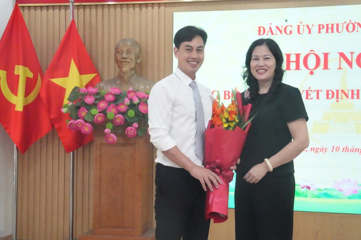 Phường Ba Đình công bố các quyết định về công tác cán bộ- Ảnh 22.