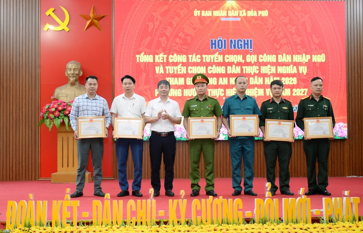 xã Hòa Phú: Hội nghị tổng kết công tác tuyển chọn, gọi công dân nhập ngũ và tuyển chọn công dân tham gia Công an nhân dân năm 2026- Ảnh 6.