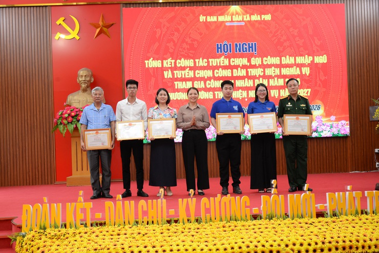 xã Hòa Phú: Hội nghị tổng kết công tác tuyển chọn, gọi công dân nhập ngũ và tuyển chọn công dân tham gia Công an nhân dân năm 2026- Ảnh 7.