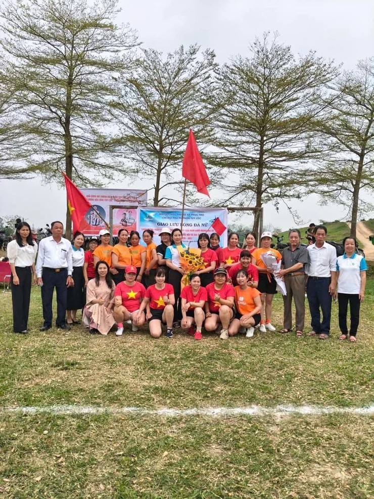 Phụ nữ Phúc Thọ – Lan tỏa yêu thương, bứt phá chuyển đổi số, vững bước trong kỷ nguyên mới- Ảnh 2.