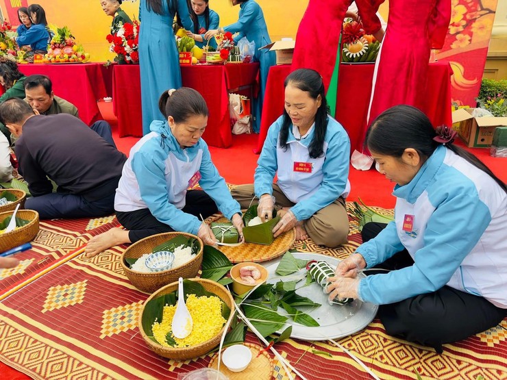 Phụ nữ Phúc Thọ – Lan tỏa yêu thương, bứt phá chuyển đổi số, vững bước trong kỷ nguyên mới- Ảnh 7.