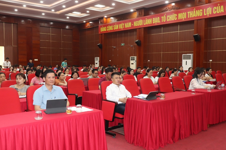 Xã Phú Xuyên tập huấn sử dụng không gian làm việc số “HanoiWork” cho cán bộ, công chức, viên chức- Ảnh 1.