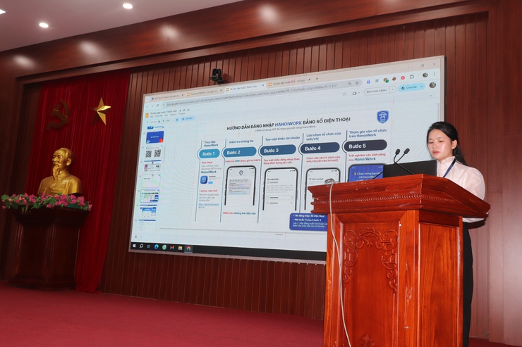 Xã Phú Xuyên tập huấn sử dụng không gian làm việc số “HanoiWork” cho cán bộ, công chức, viên chức- Ảnh 4.