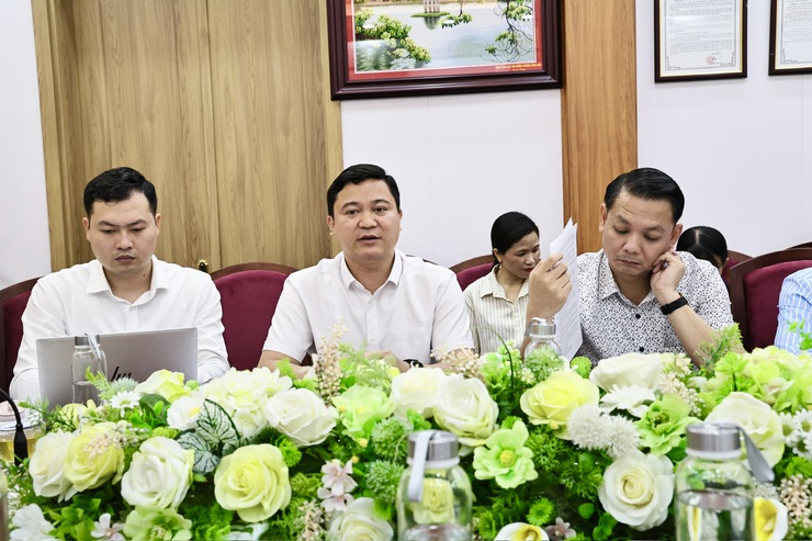 THƯỜNG TRỰC ĐẢNG ỦY LÀM VIỆC VỚI TRUNG TÂM DỊCH VỤ TỔNG HỢP XÃ- Ảnh 2.