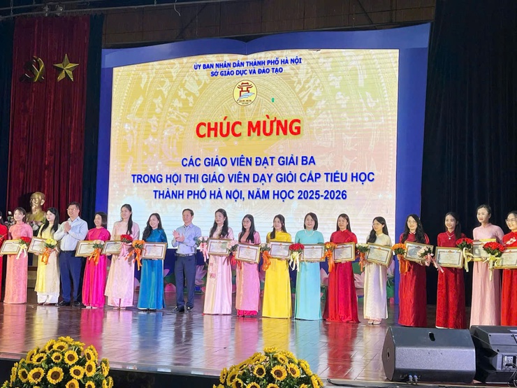 Giáo viên Trường Tiểu học Trường Yên đạt giải Ba tại Hội thi giáo viên dạy giỏi cấp thành phố năm học 2025 - 2026- Ảnh 1.