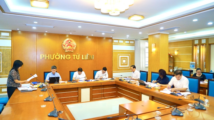 UBND phường Từ Liêm tổ chức họp tập thể lãnh đạo, xem xét nhiều nội dung quan trọng về quản lý, điều hành

- Ảnh 1.