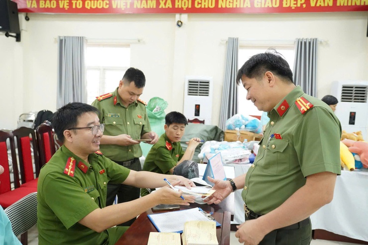 VÌ ĐỒNG ĐỘI THÂN YÊU - VÌ CỘNG ĐỒNG KHOẺ MẠNH - VÌ MỘT XÃ HỘI NHÂN VĂN VÀ ĐẦY ẮP TÌNH NGƯỜI - LAN TỎA TINH THẦN NHÂN ÁI QUA HÀNH TRÌNH “GIỌT MÁU NGHĨA TÌNH” NĂM 2026- Ảnh 2.