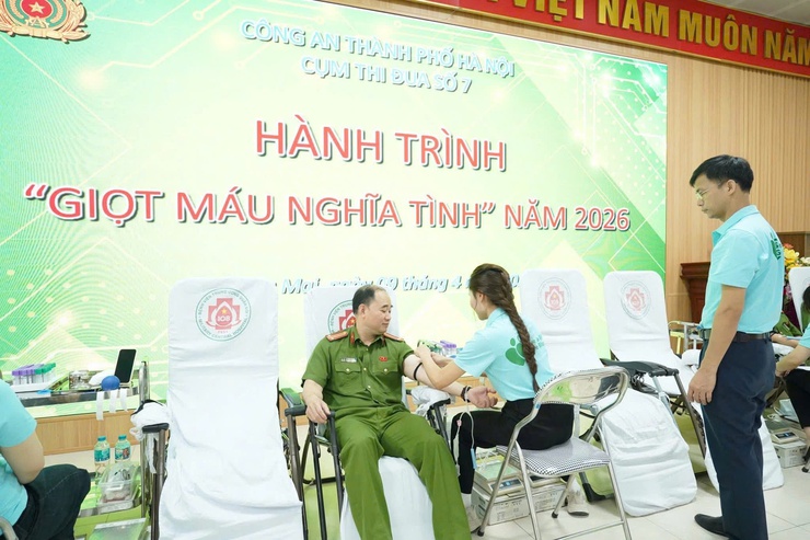 VÌ ĐỒNG ĐỘI THÂN YÊU - VÌ CỘNG ĐỒNG KHOẺ MẠNH - VÌ MỘT XÃ HỘI NHÂN VĂN VÀ ĐẦY ẮP TÌNH NGƯỜI - LAN TỎA TINH THẦN NHÂN ÁI QUA HÀNH TRÌNH “GIỌT MÁU NGHĨA TÌNH” NĂM 2026- Ảnh 6.