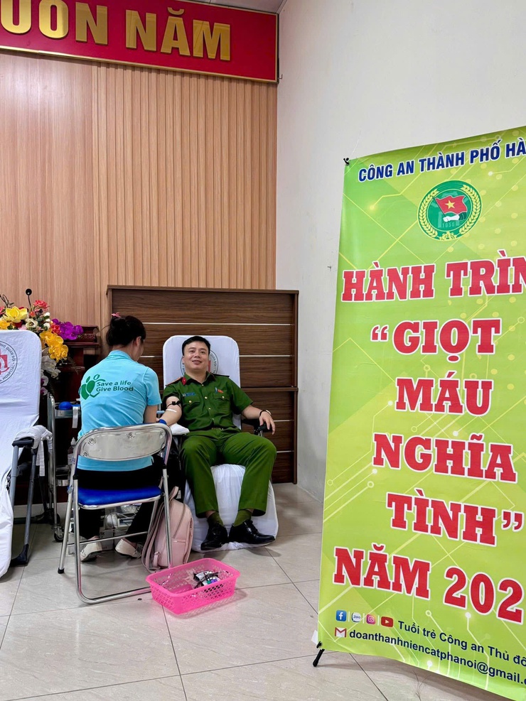 VÌ ĐỒNG ĐỘI THÂN YÊU - VÌ CỘNG ĐỒNG KHOẺ MẠNH - VÌ MỘT XÃ HỘI NHÂN VĂN VÀ ĐẦY ẮP TÌNH NGƯỜI - LAN TỎA TINH THẦN NHÂN ÁI QUA HÀNH TRÌNH “GIỌT MÁU NGHĨA TÌNH” NĂM 2026- Ảnh 7.