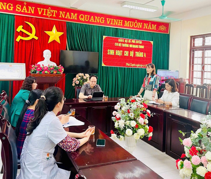 Kiểm tra công tác an toàn thực phẩm tại trường mầm non và tiểu học Quang Trung- Ảnh 2.