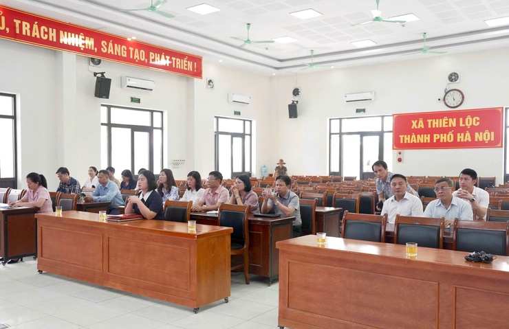 Hội nghị công bố và trao Quyết định kiểm tra công tác quán triệt, triển khai thực hiện các Nghị quyết Đại hội và việc thực hiện Chương trình 01 – Ctr/ĐU của Đảng ủy xã- Ảnh 2.