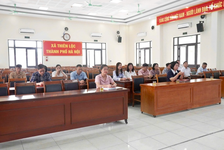 Hội nghị công bố và trao Quyết định kiểm tra công tác quán triệt, triển khai thực hiện các Nghị quyết Đại hội và việc thực hiện Chương trình 01 – Ctr/ĐU của Đảng ủy xã- Ảnh 6.