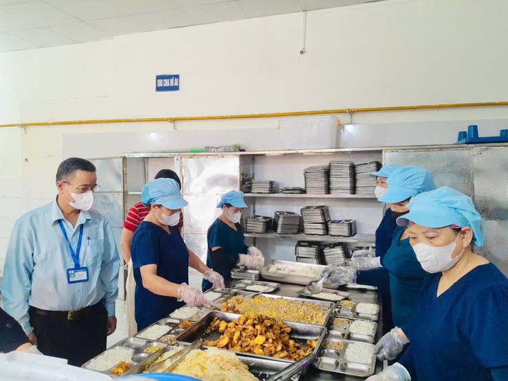 Xã Phú Nghĩa kiểm tra đột xuất công tác bảo đảm an toàn thực phẩm tại các bếp ăn bán trú trường học- Ảnh 4.