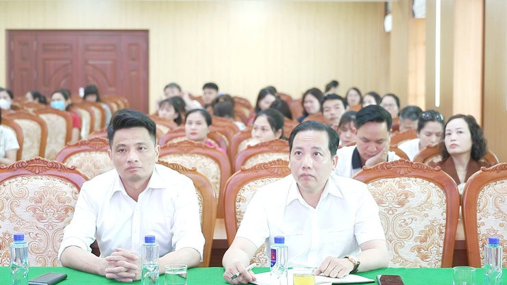 UBND xã Thư Lâm tổ chức Hội nghị tập huấn, bồi dưỡng kỹ năng ứng dụng trí tuệ nhân tạo, chuyển đổi số cho cán bộ,  công chức, viên chức xã Thư Lâm.- Ảnh 2.