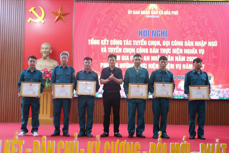 xã Hòa Phú: Hội nghị tổng kết công tác tuyển chọn, gọi công dân nhập ngũ và tuyển chọn công dân tham gia Công an nhân dân năm 2026- Ảnh 8.