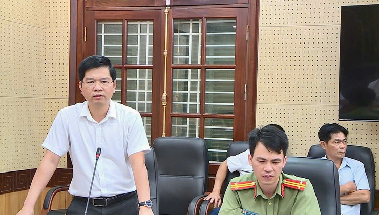 UBND xã Phúc Thọ làm việc với các hộ vi phạm trên đất nông nghiệp và hành lang giao thông thuộc Tỉnh lộ 418 và Quốc lộ 32- Ảnh 2.